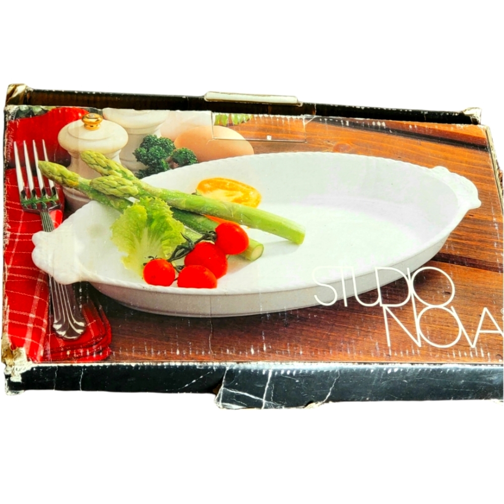 Studio Nova White Oval Dish